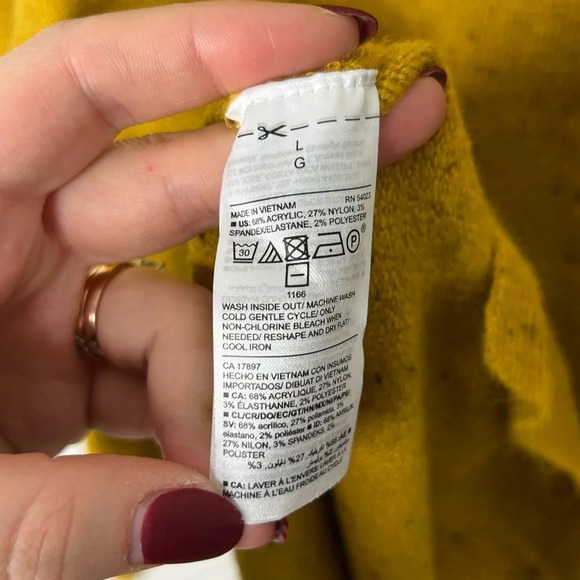 Old Navy • Soft Brushed Crewneck Sweater - Picture 6 of 7